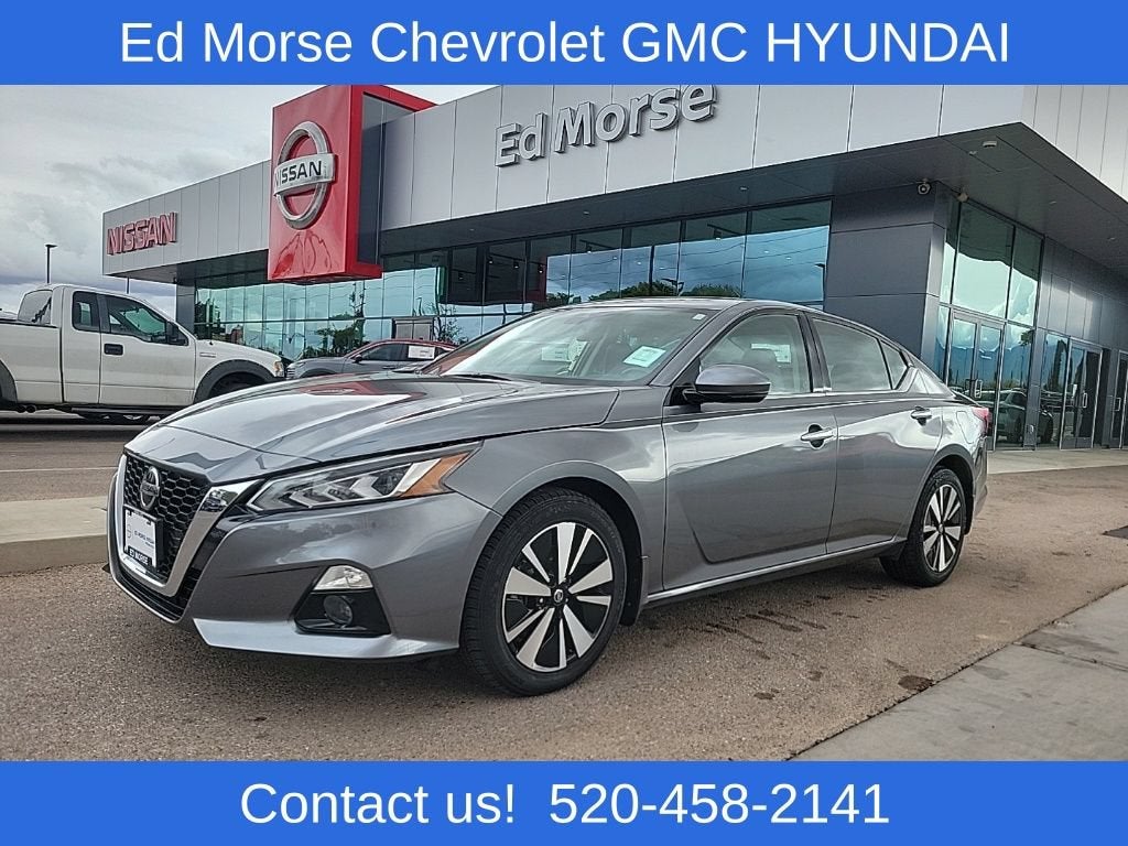 2022 Nissan Altima SL Intelligent AWD in Gray — front three-quarter view